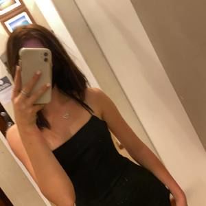 Meet your Posher, Holly